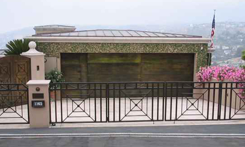 Custom Gate